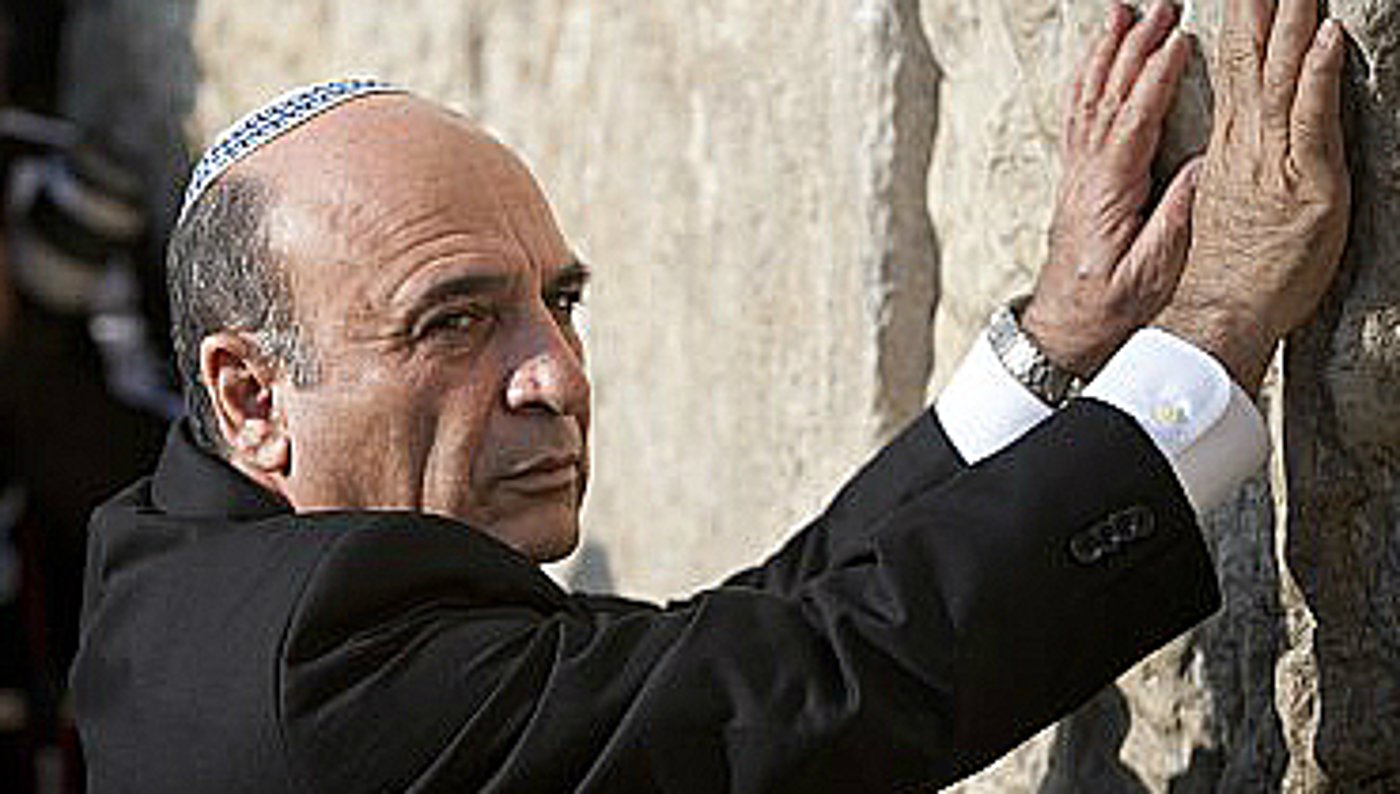שאול מופז בכותל. רוצה את החרדים בצבא
