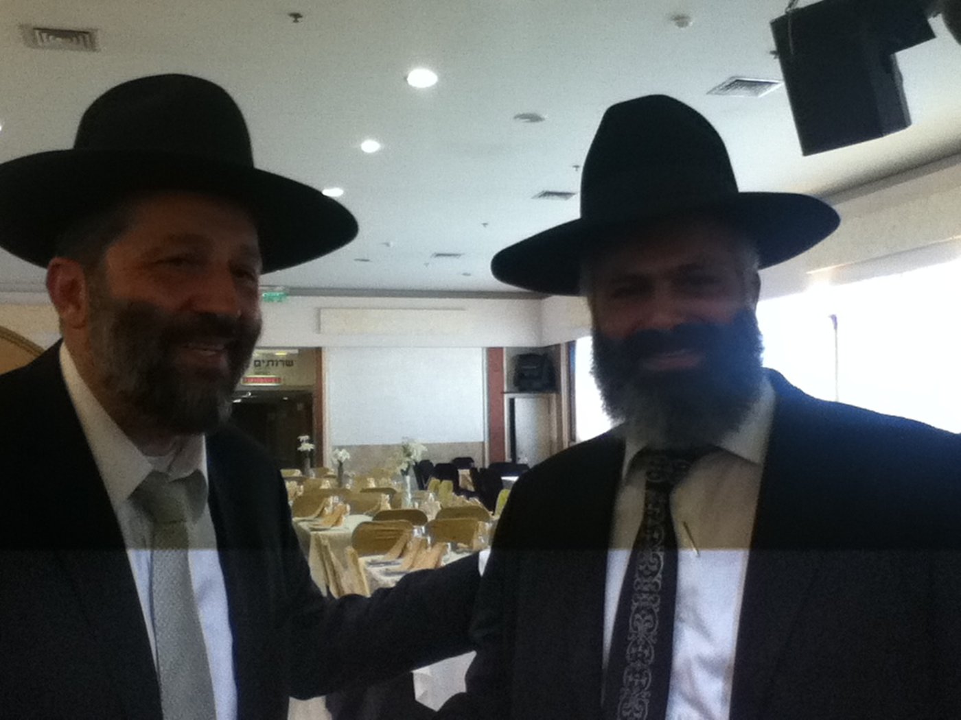 ברית שלום: דרעי וישי לוחצים יד