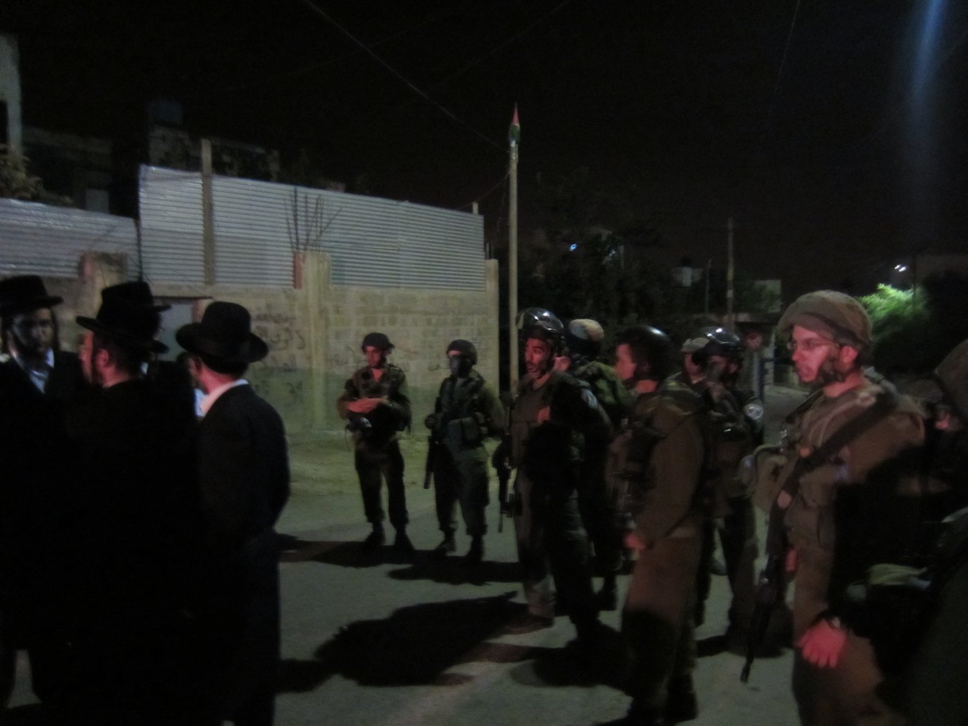 פחד באישון ליל: כך חודרים מאות מתפללים לכפר ערבי