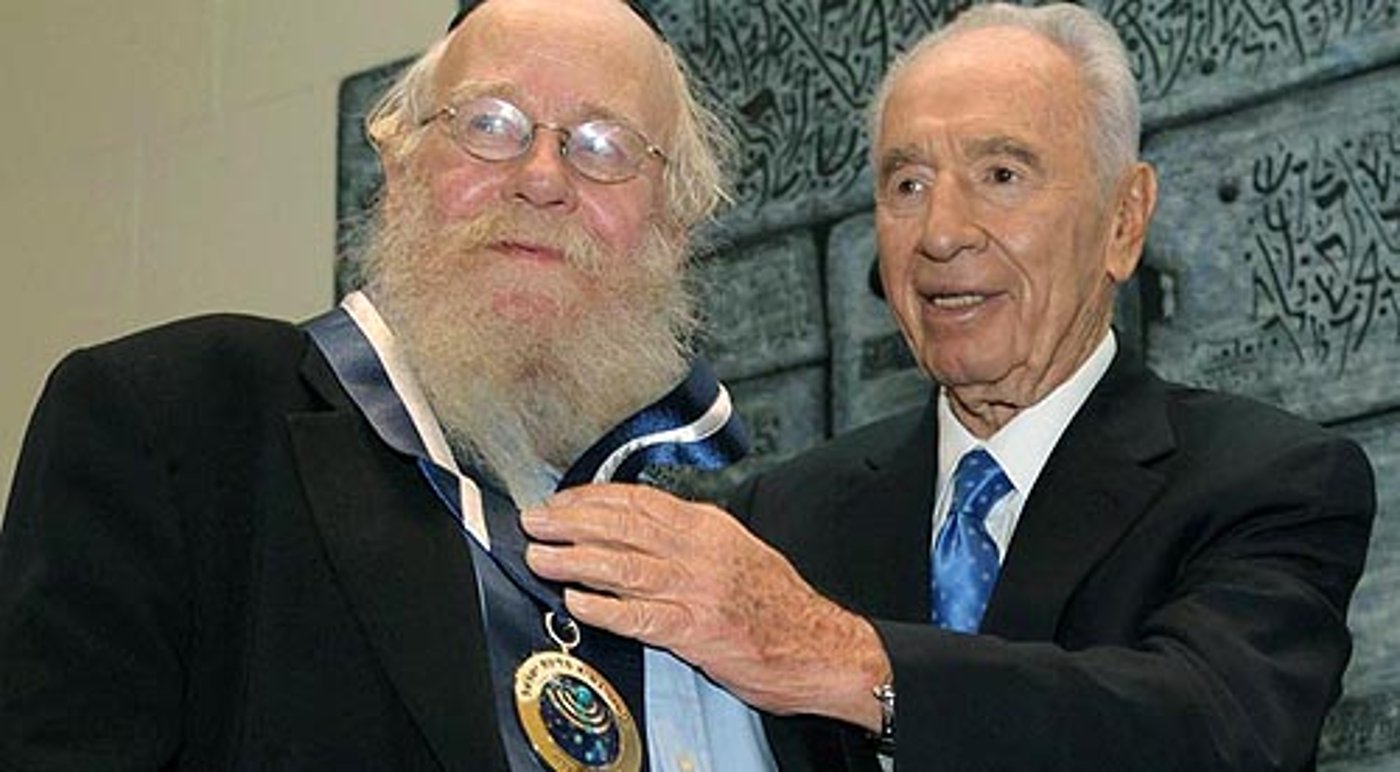 הרב עדין שטיינזלץ קיבל את "עיטור הנשיא" היוקרתי