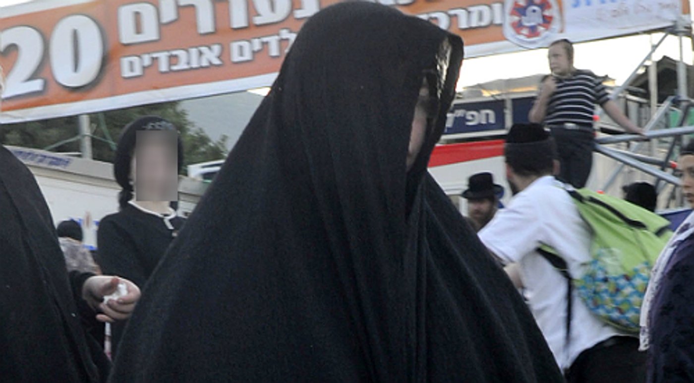 הכותל המערבי: גבר התחפש לאישה מכת הטליבאן ונעצר