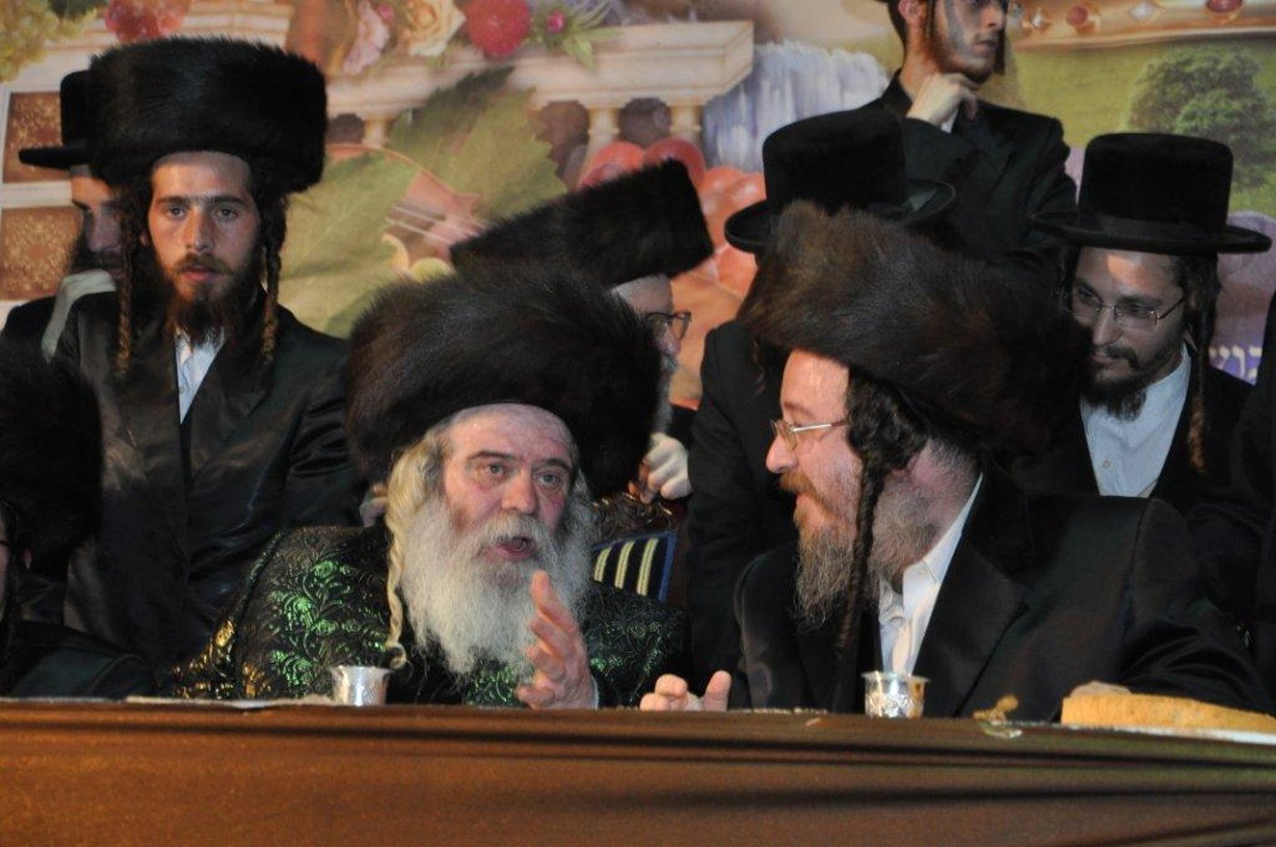 ‏‏שמחת החתונה בחצר קרעטשינף ירושלים / גלריה