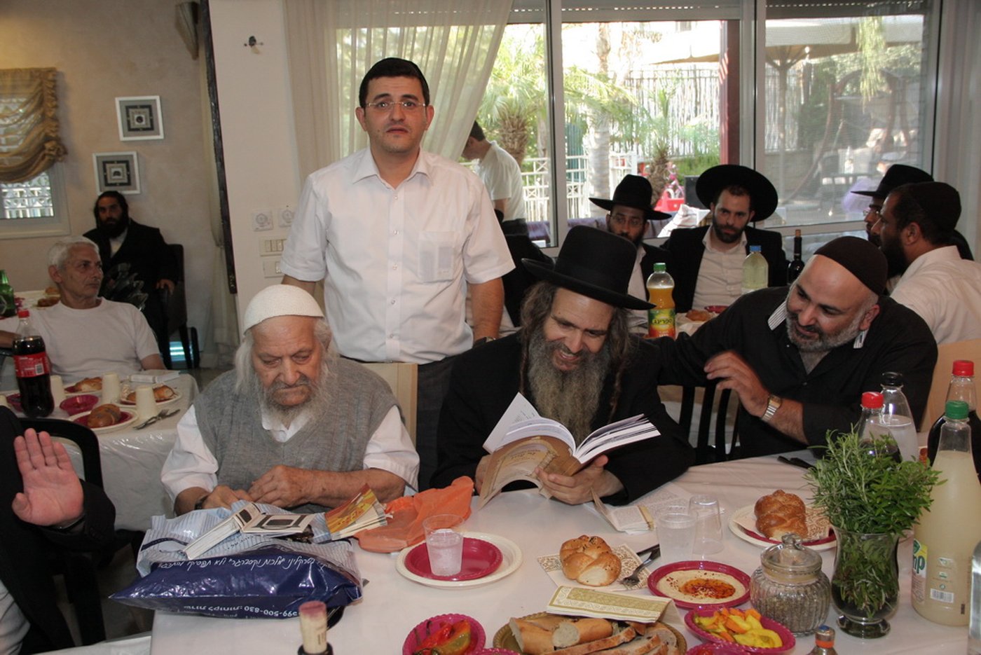 צפו בגלריה: בפתח-תקווה ערכו סעודה לכבוד יו"ר ש"ס