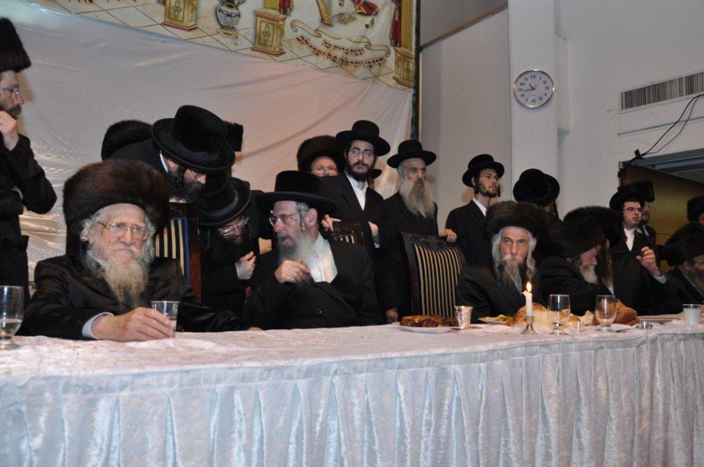 גלריה: חתונת נכדת האדמו"ר מנדבורנה זצ"ל