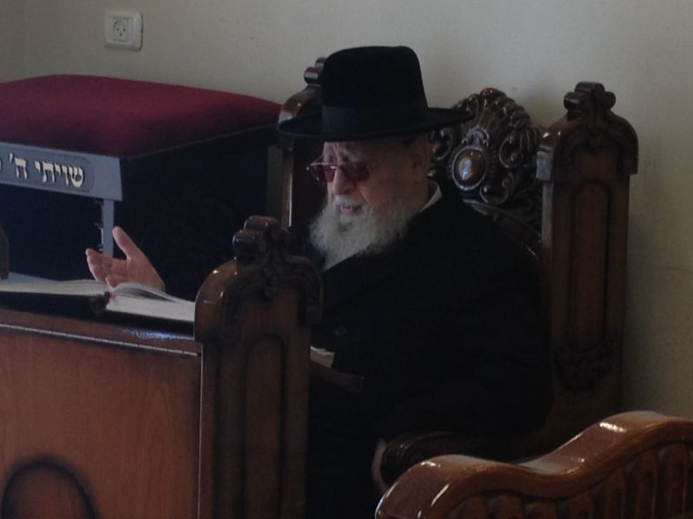 בניגוד לחרושת השמועות: הרב עובדיה יוסף לא אושפז
