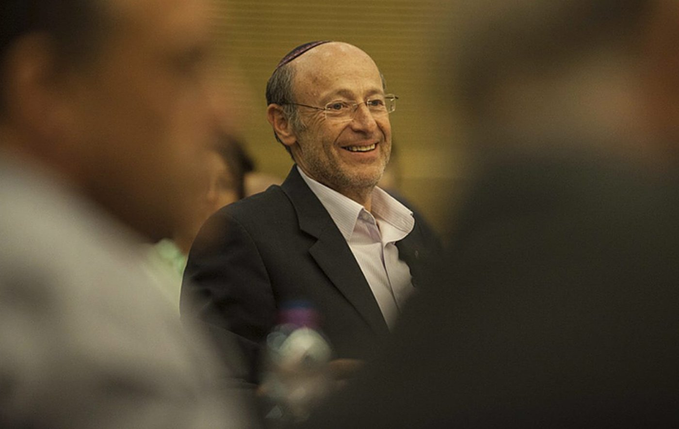 גדעון סער מגלה: אני לא קורא את 'הפלס', רק את 'העדה'