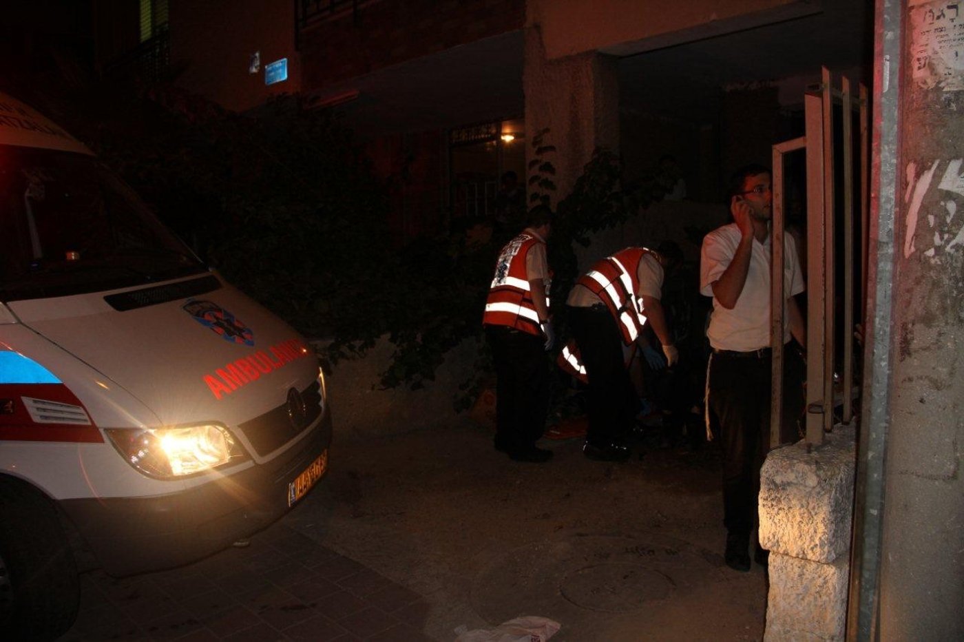 בני-ברק: נפל מגובה 4 קומות ונפצע באורח קשה