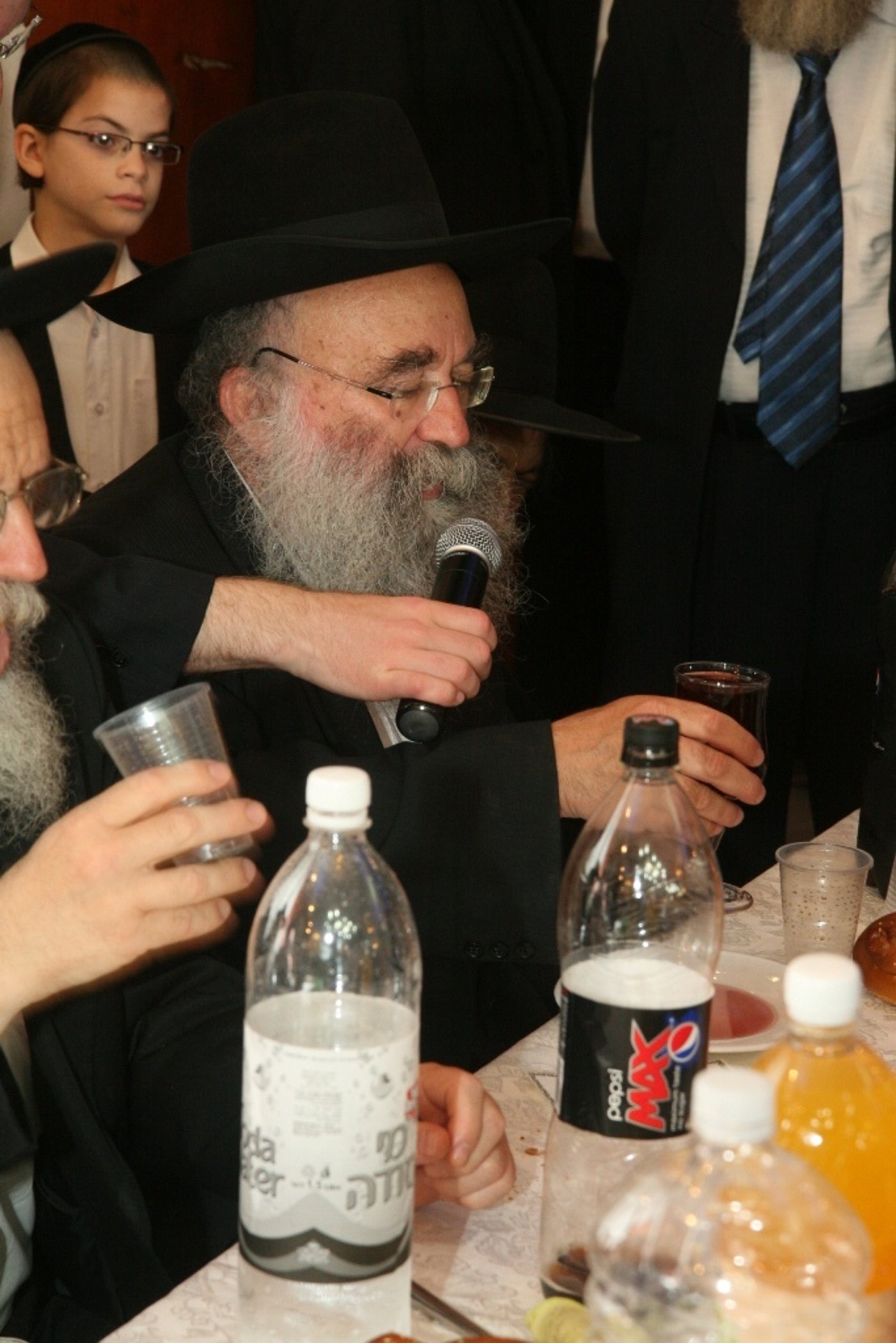 חתונת נכדת רבי ניסים קרליץ: גלריית ענק