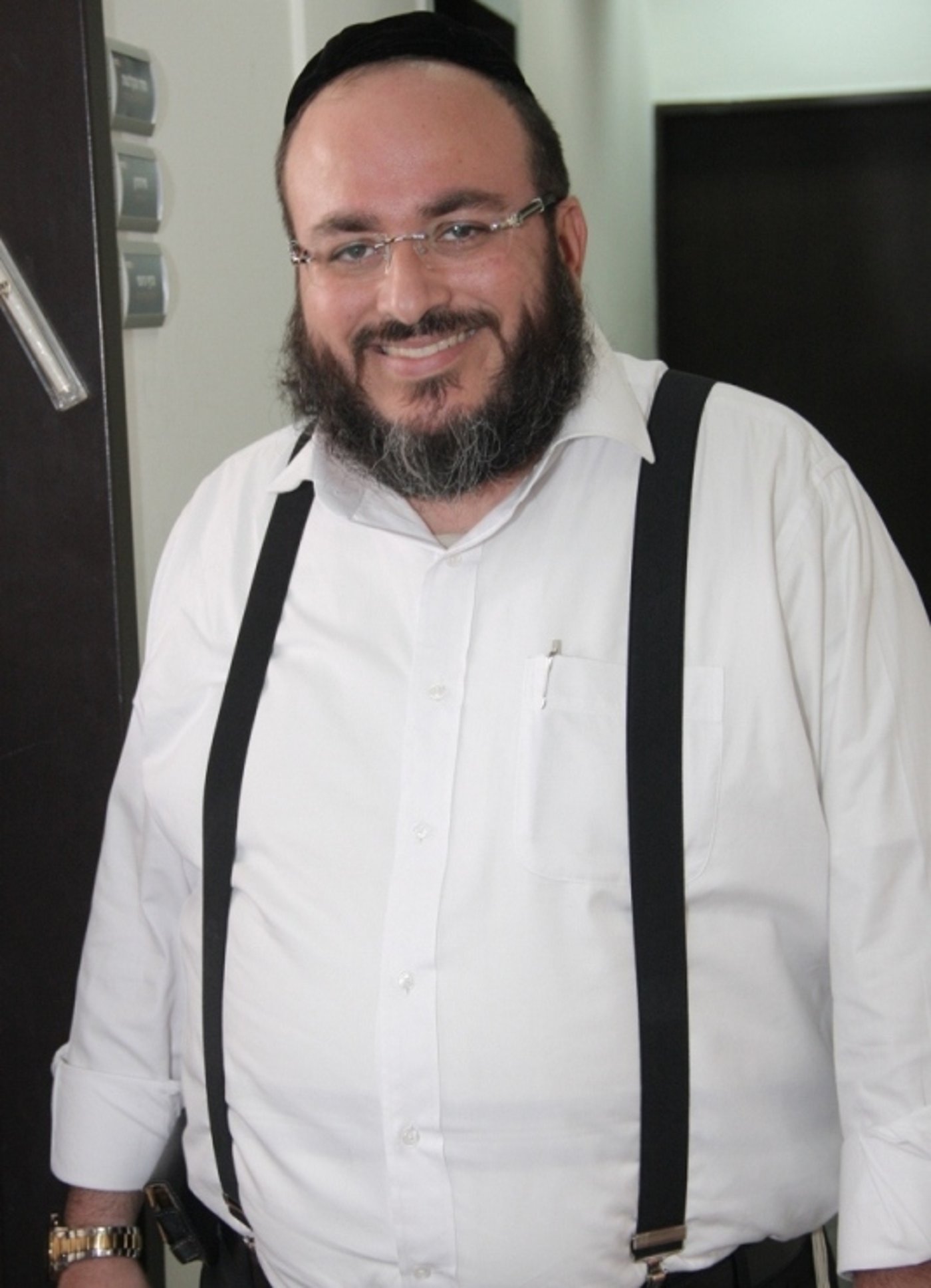 רובינשטיין מפתיע בעוגה, מימון מתחדש בשלייקס