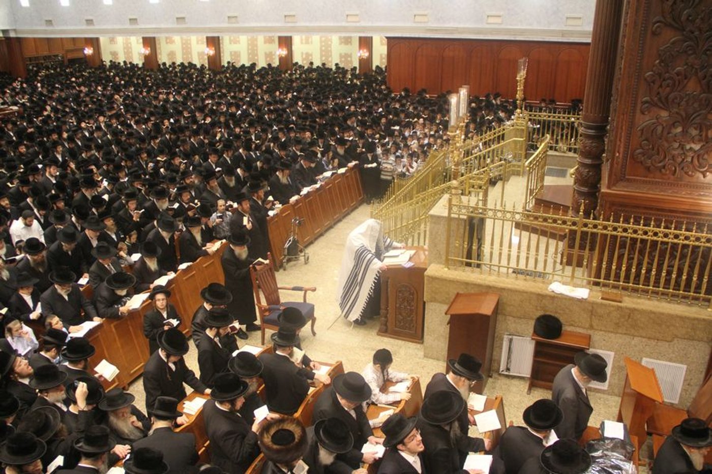 הסליחות הגדולות בתבל: אלפים התפללו בבעלזא