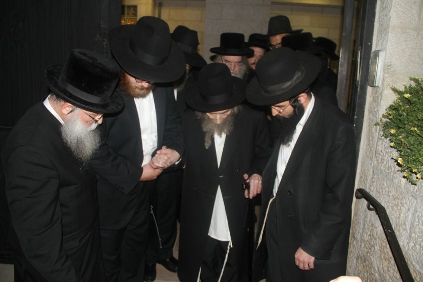 מרן הרב שטיינמן ביקר אצל האדמו"ר מבעלזא