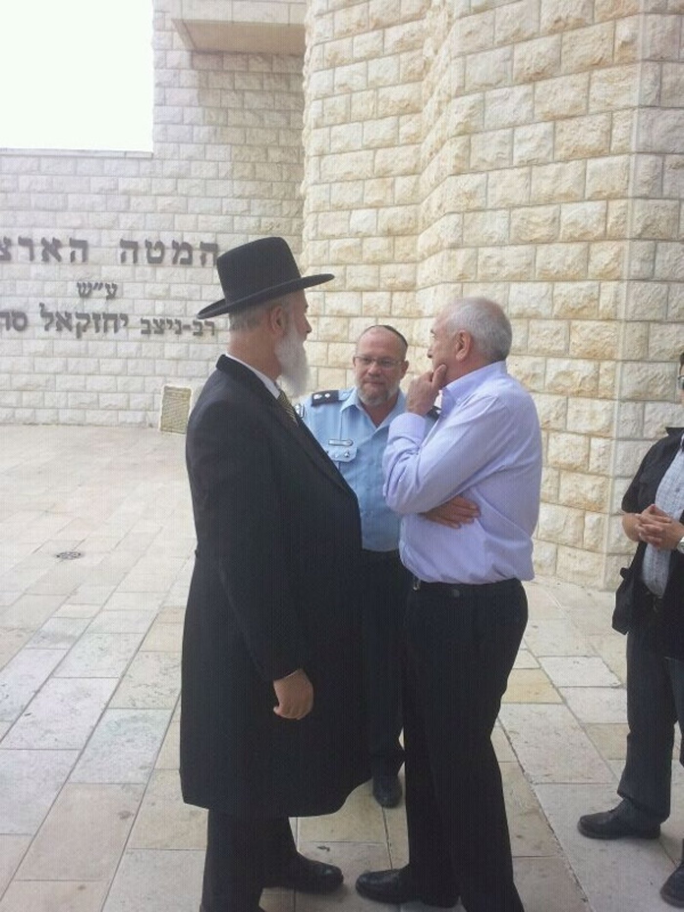 למה לא טובלים בצל בדבש?