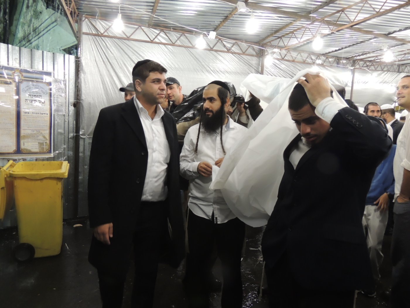 דמעות אצל רבי נחמן: גשם עז יורד על אומן