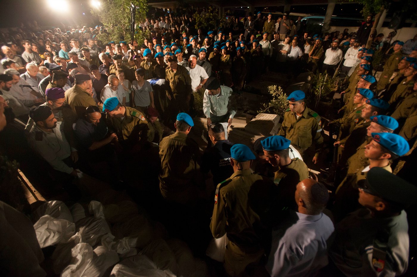 דמעות וכאב: מאות בהלווית רב"ט נתנאל יהלומי הי"ד