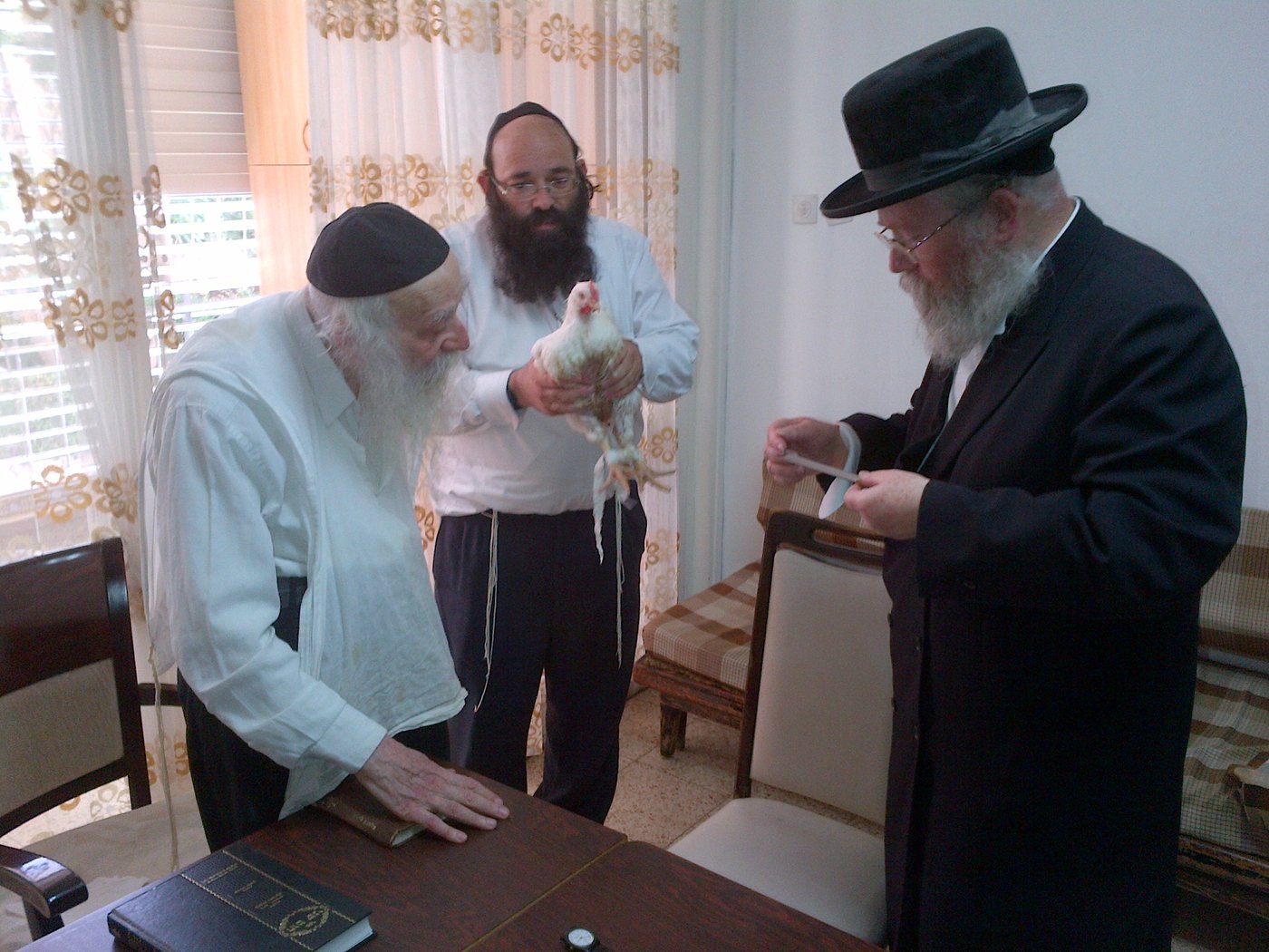 כפרות, שחיטה וכיסוי הדם אצל רבי ניסים קרליץ
