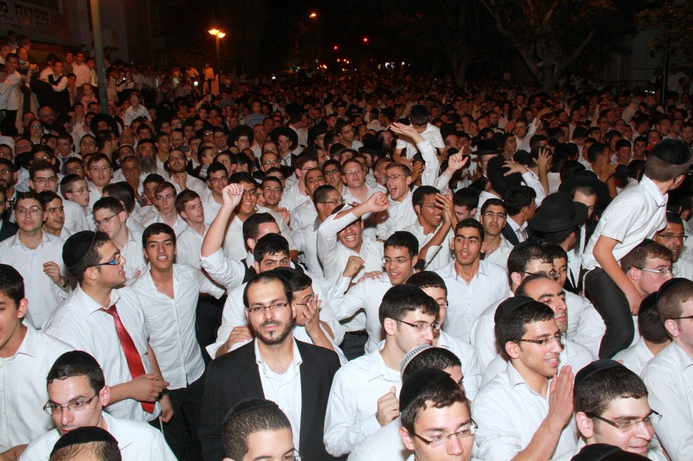 30 אלף איש השתתפו בשמחת בית השואבה של חסידות מישקולץ