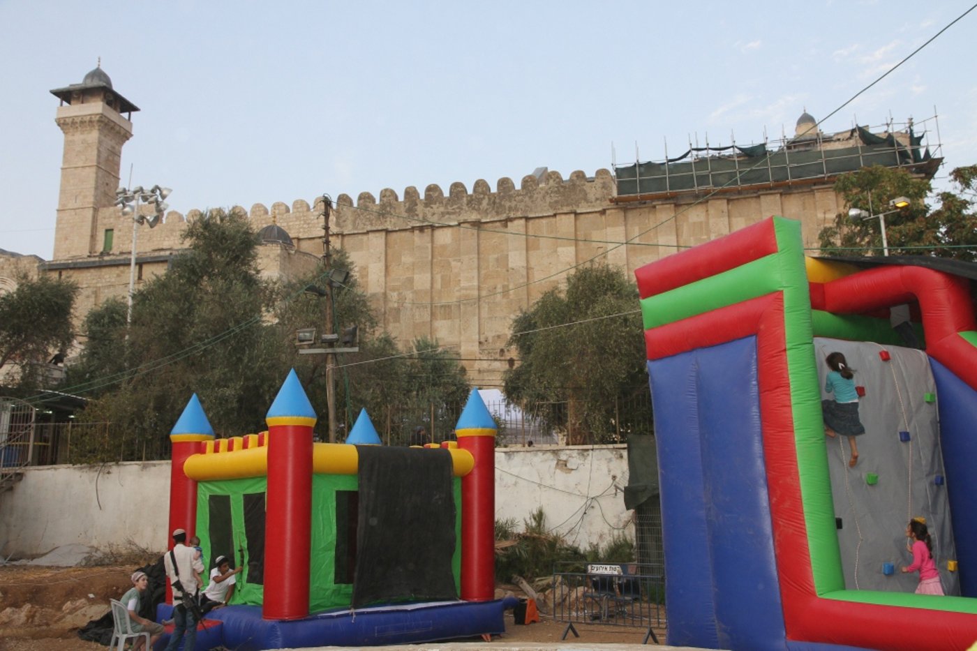 צפו: חגיגת ענק בחברון עם מרדכי בן דוד