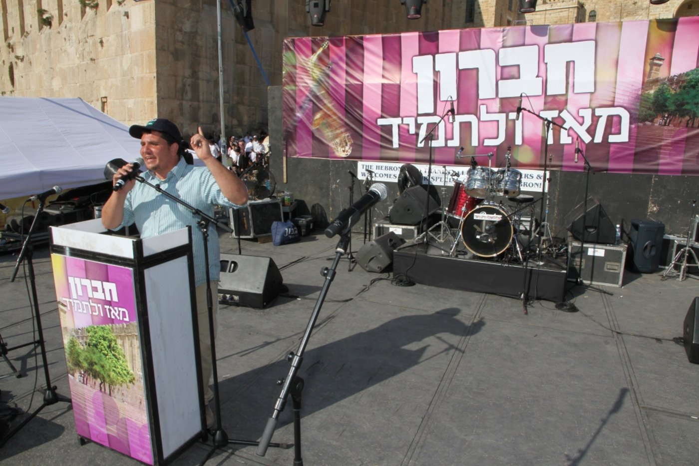 צפו: חגיגת ענק בחברון עם מרדכי בן דוד