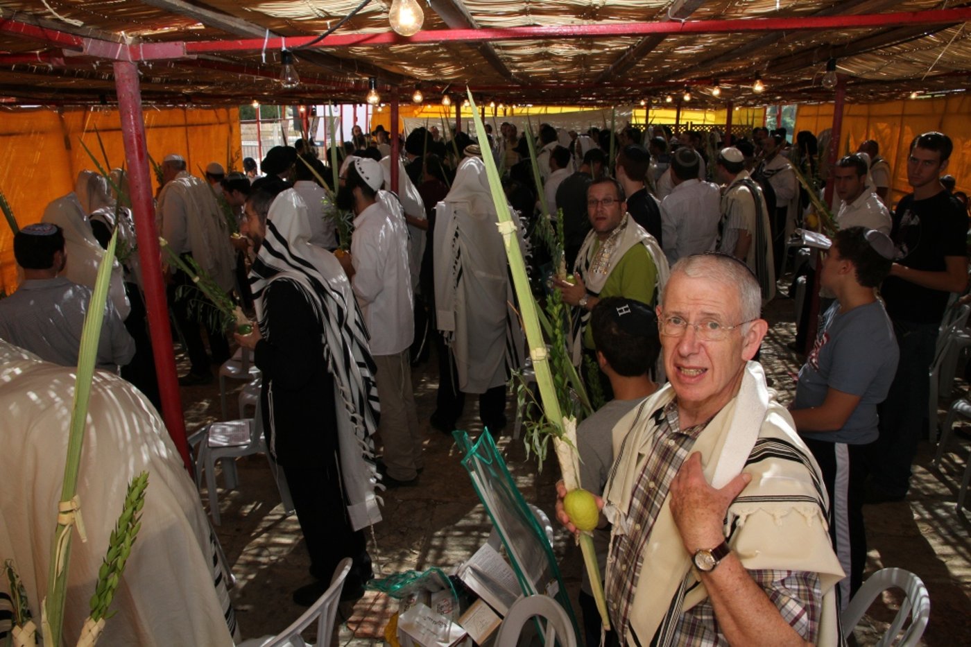 צפו: חגיגת ענק בחברון עם מרדכי בן דוד