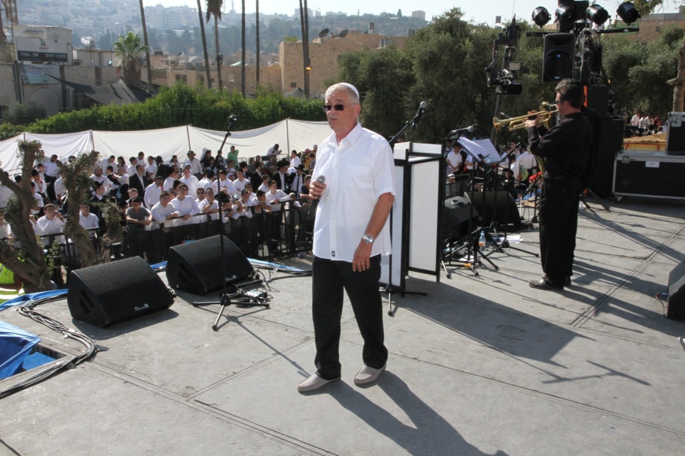 צפו: חגיגת ענק בחברון עם מרדכי בן דוד