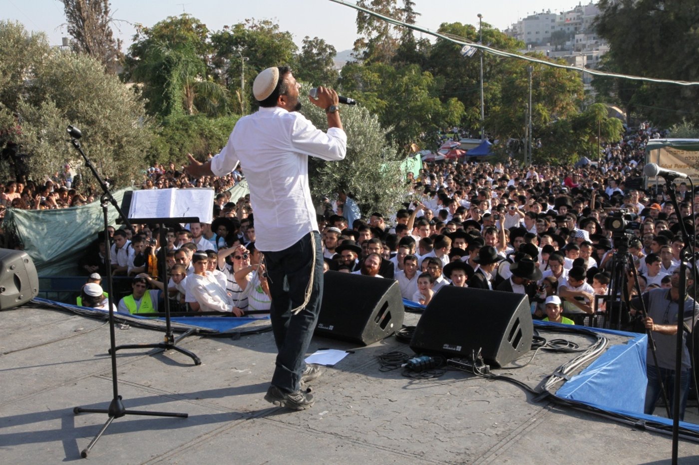 צפו: חגיגת ענק בחברון עם מרדכי בן דוד