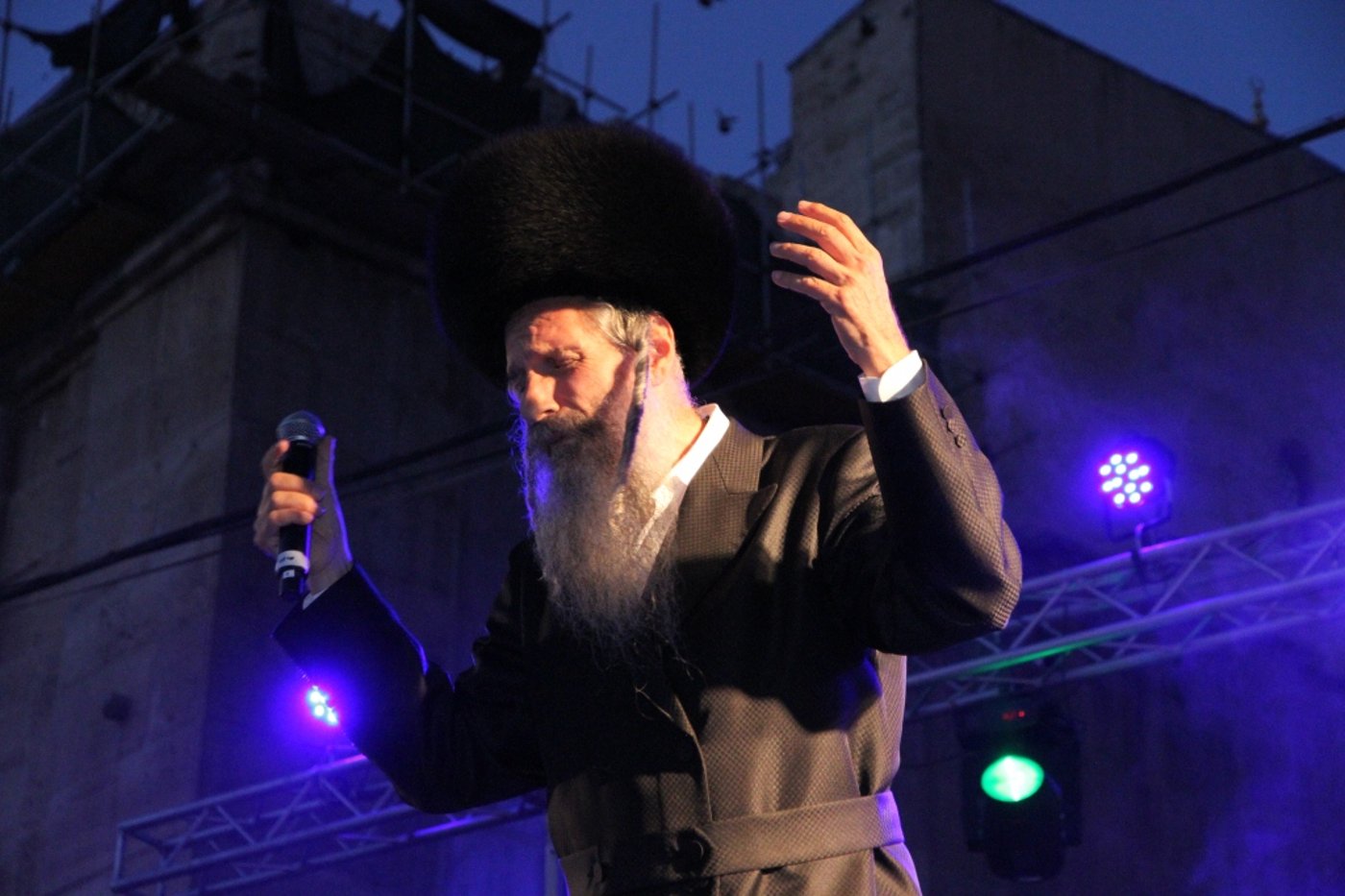 צפו: חגיגת ענק בחברון עם מרדכי בן דוד