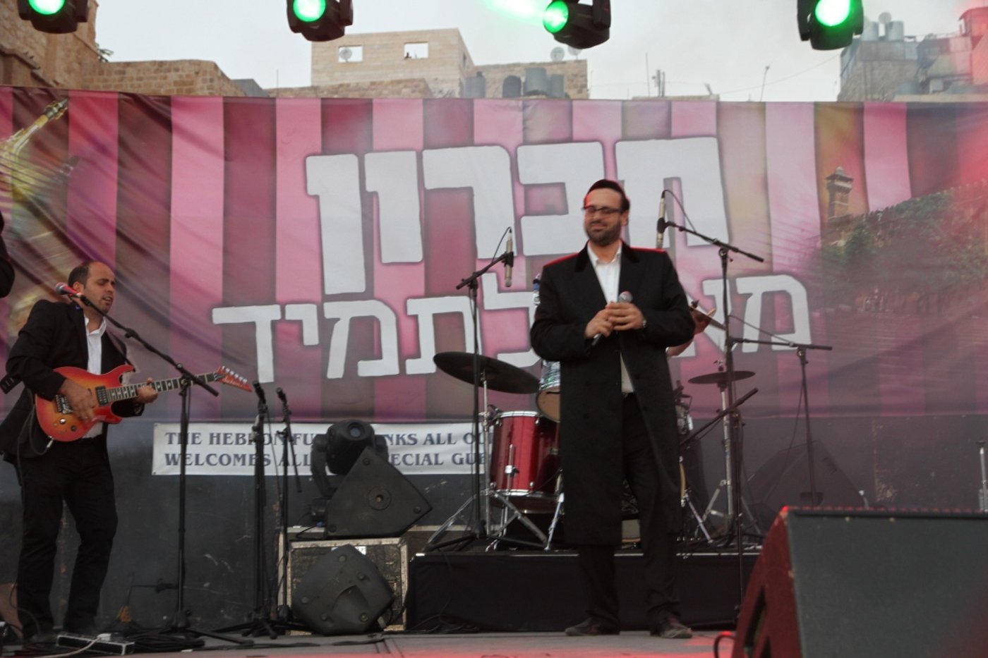 צפו: חגיגת ענק בחברון עם מרדכי בן דוד