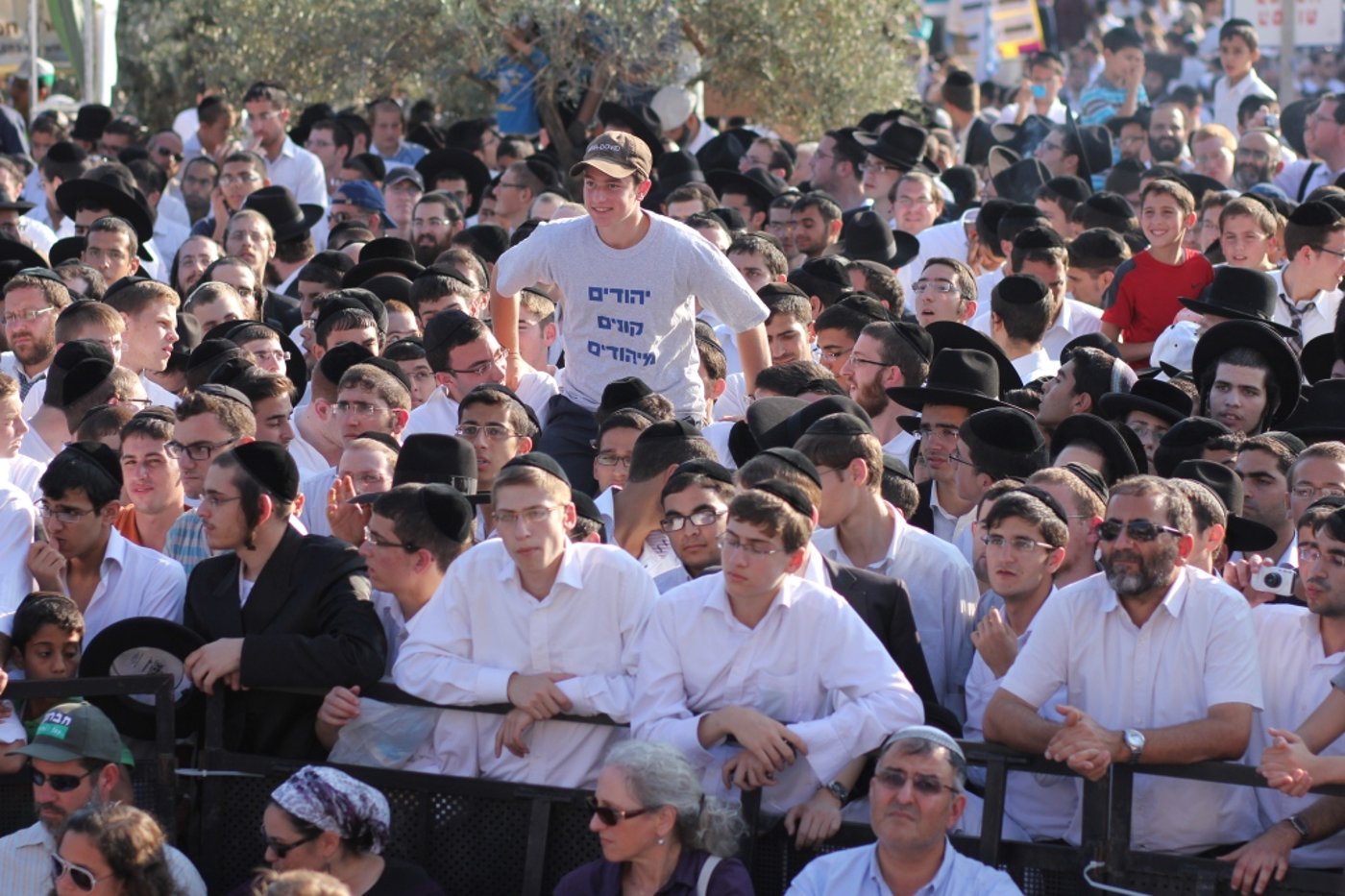 צפו: חגיגת ענק בחברון עם מרדכי בן דוד