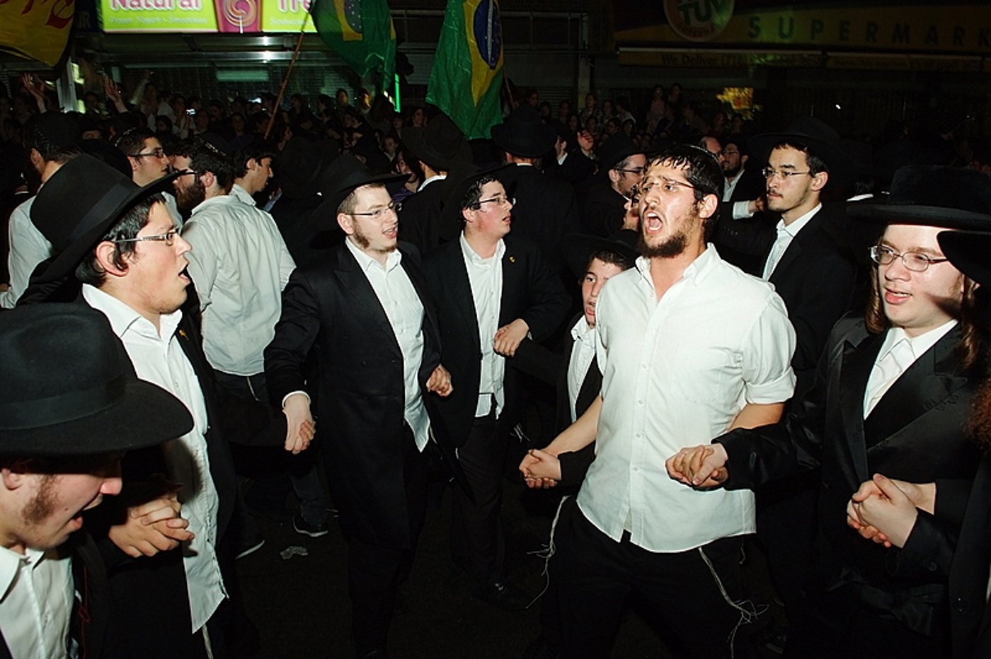 שמחת בית השואבה בניו-יורק: מראות שלא תראו בשום מקום אחר