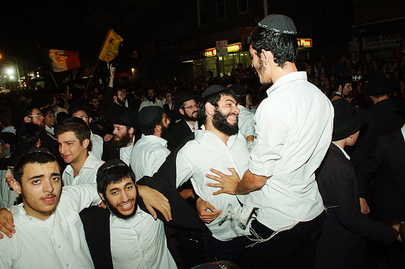 שמחת בית השואבה בניו-יורק: מראות שלא תראו בשום מקום אחר