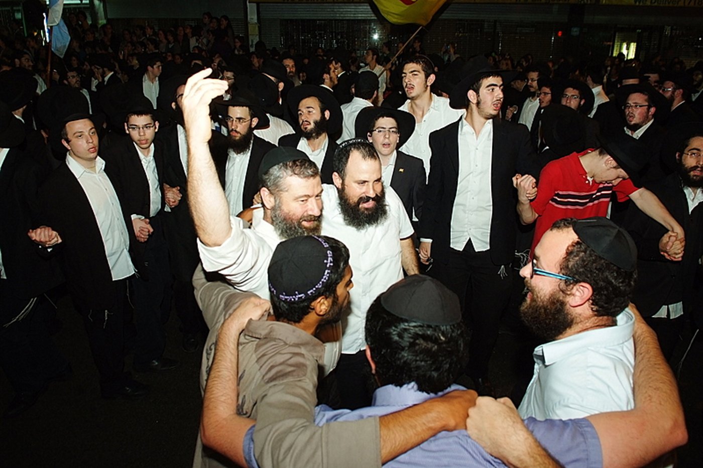 שמחת בית השואבה בניו-יורק: מראות שלא תראו בשום מקום אחר