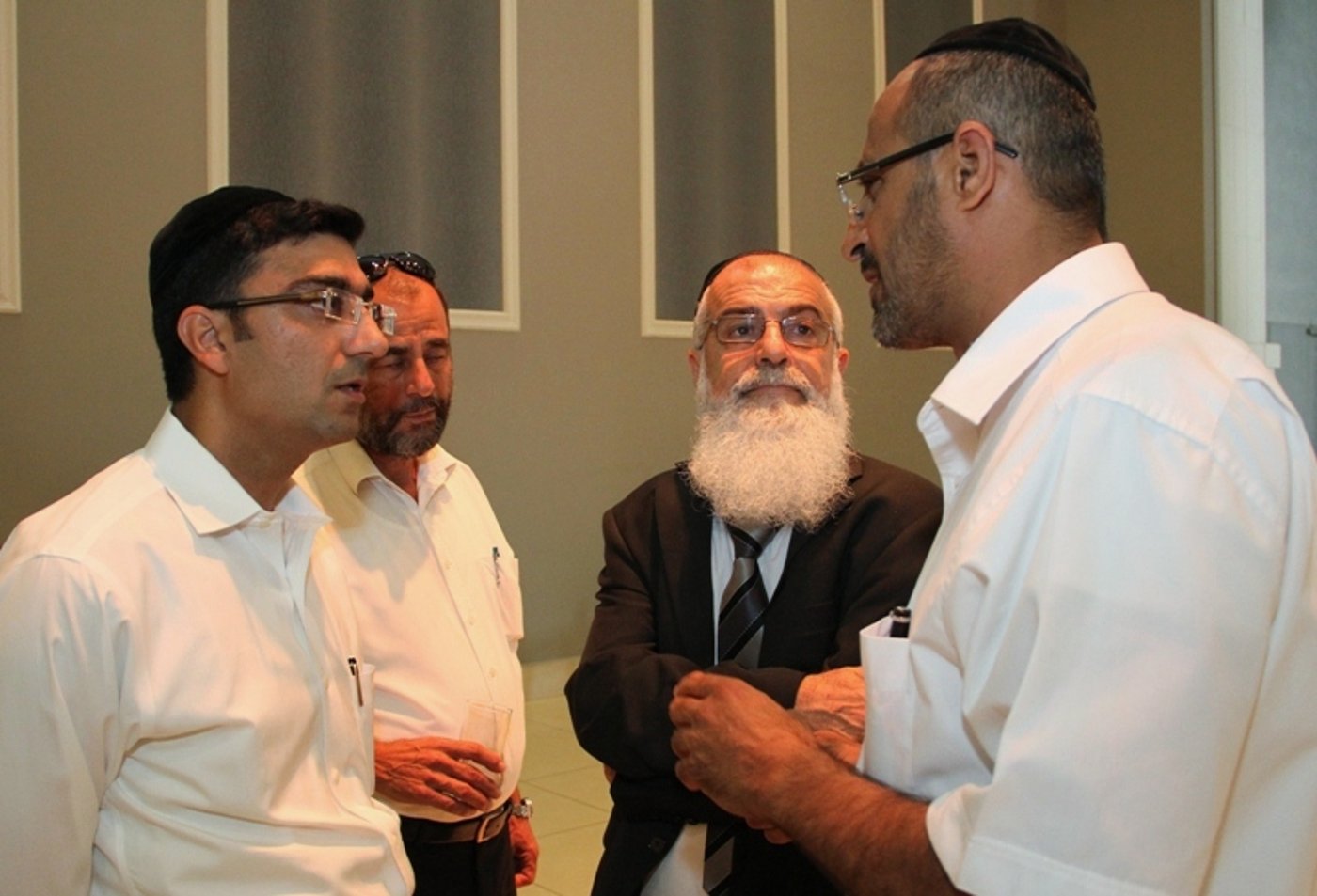 בצל המתח: השר ישי פגש את פעילי ש"ס במועצות האיזוריות