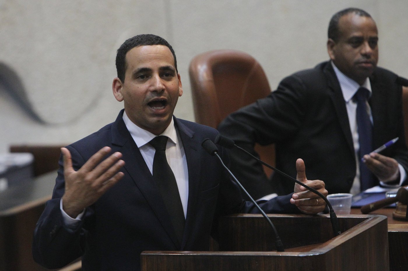 תיעוד: כך חברי הכנסת פזרו את עצמם