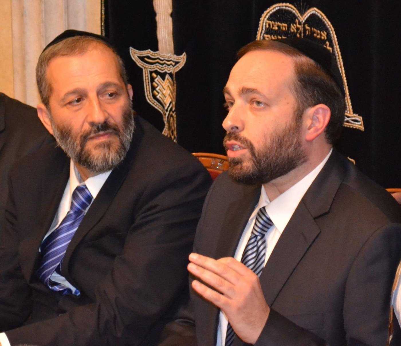 מאחורי הקלעים: חגיגת תקשורת בבית הרב עובדיה יוסף