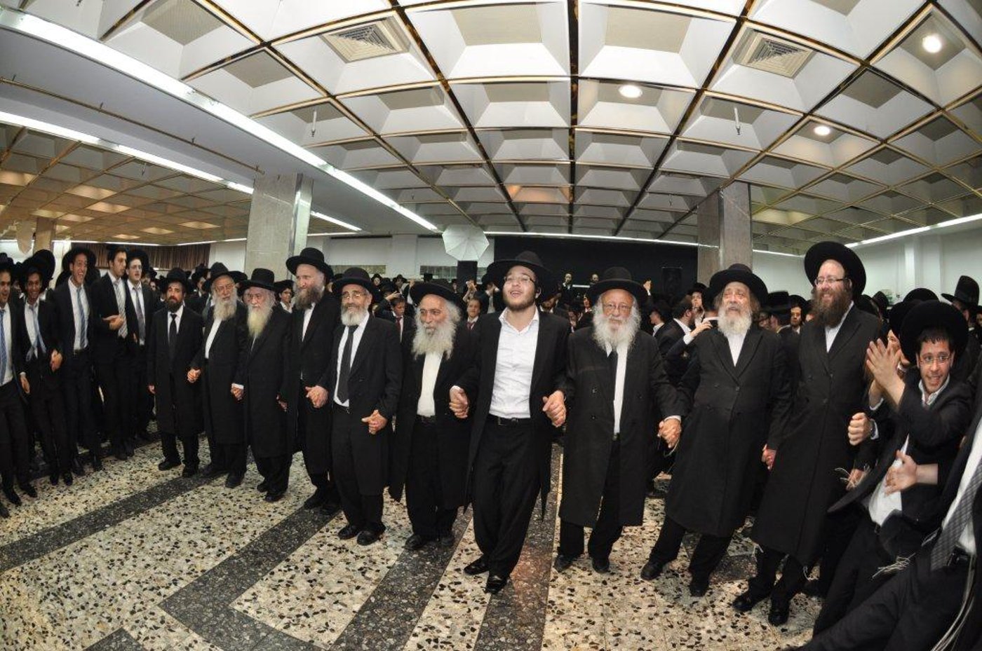 חרם על כרמל: חתונת נכד הגר"ח הועברה מהאולם