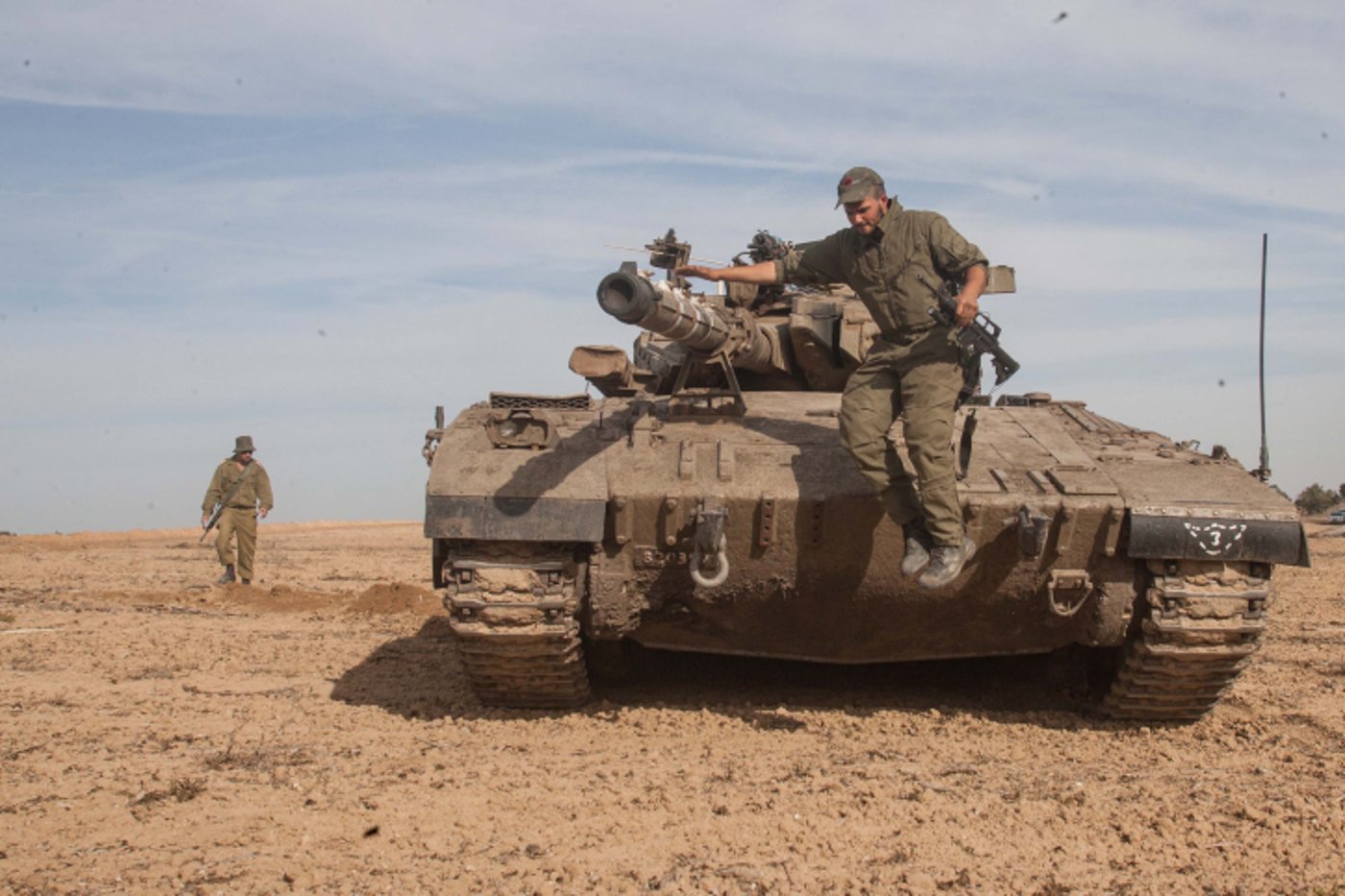 גלריה: צה"ל נערך לכניסה קרקעית