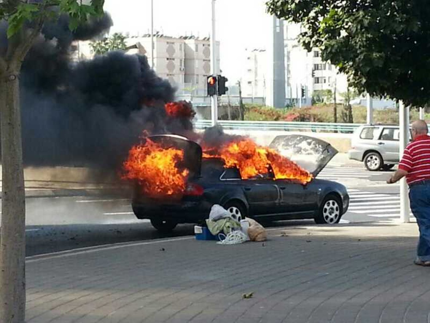 צפו: רקטה פוגעת בלב העיר חולון