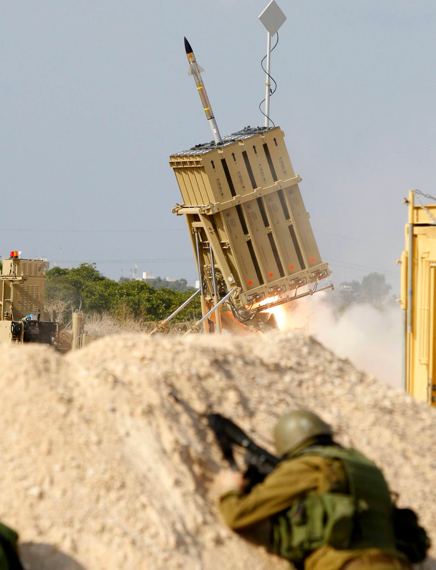 תיעוד מיוחד: מערכת 'כיפת ברזל' בפעולה