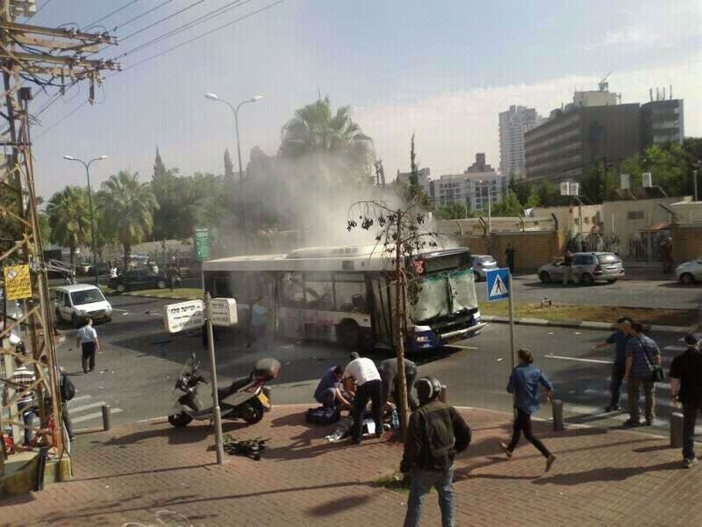 תיעוד: זירת הפיגוע בתל אביב