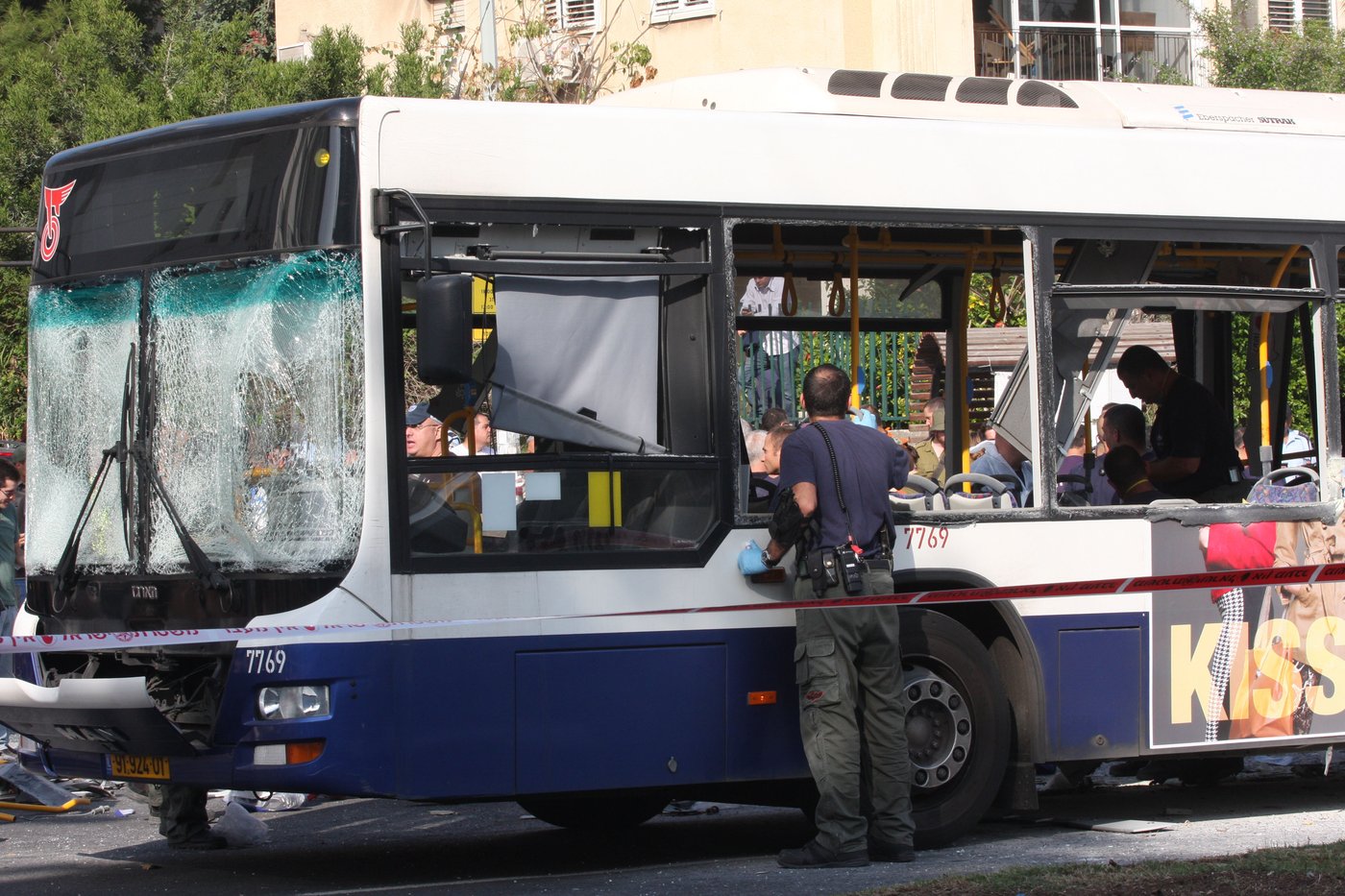 תיעוד: זירת הפיגוע בתל אביב