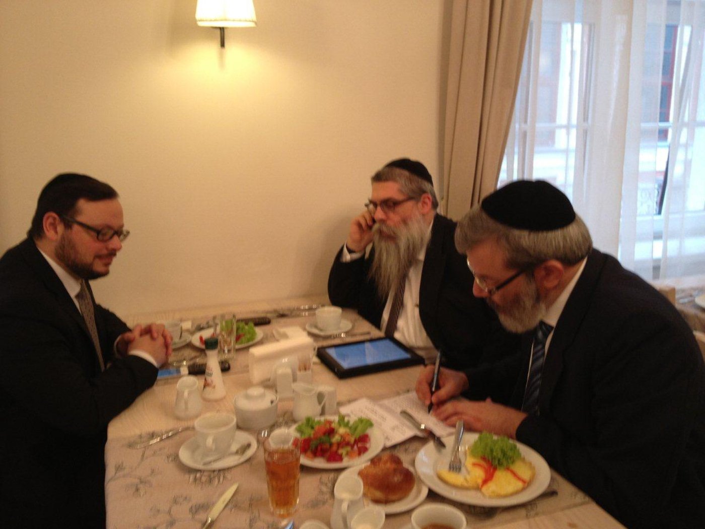 רבני אירופה: לא להבלגה לטרור ואנטישמיות; עת מלחמה היא ליעקב