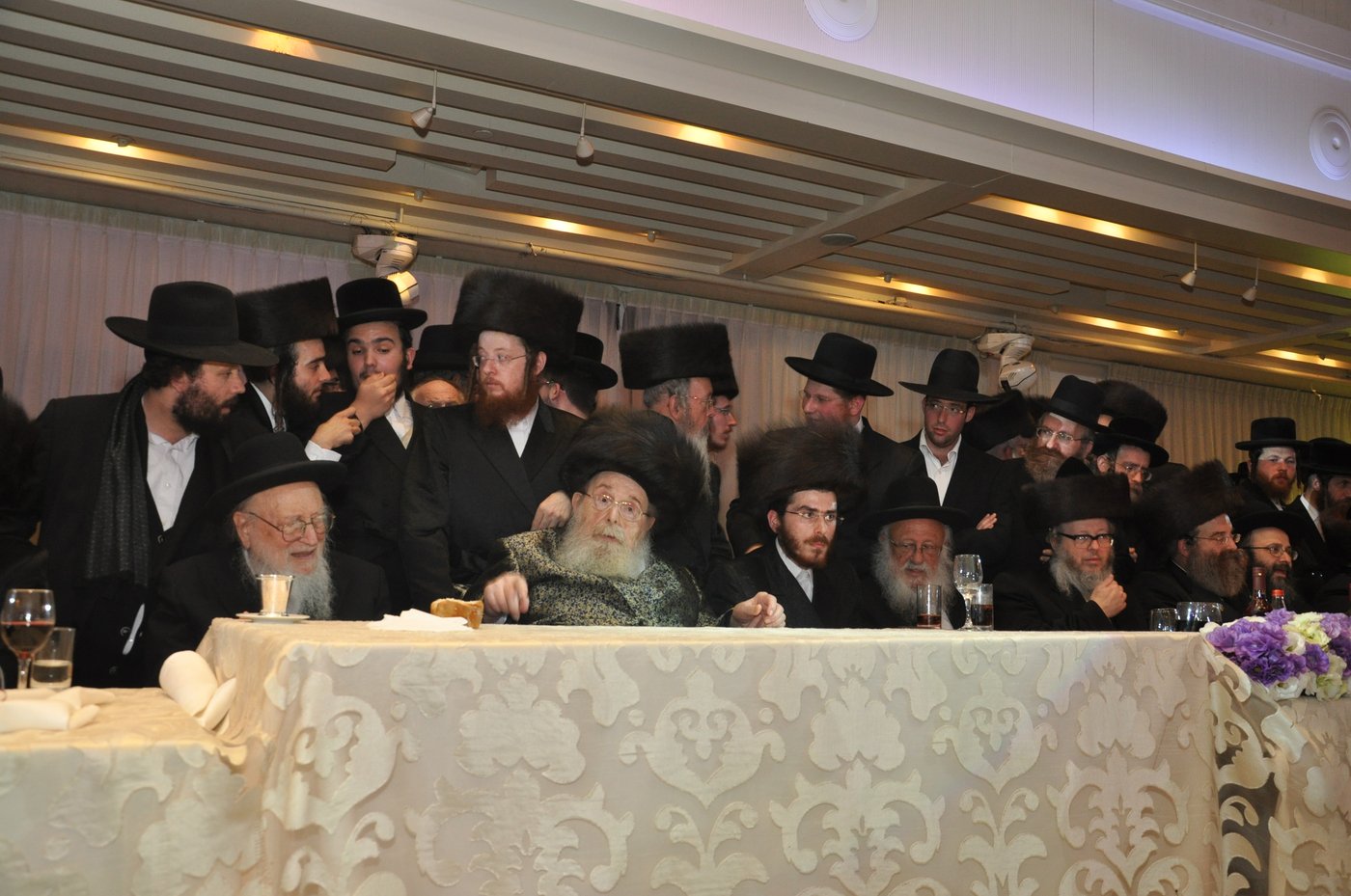 תיעוד: שמחת החתונה לנכד האדמו"ר מסדיגורא