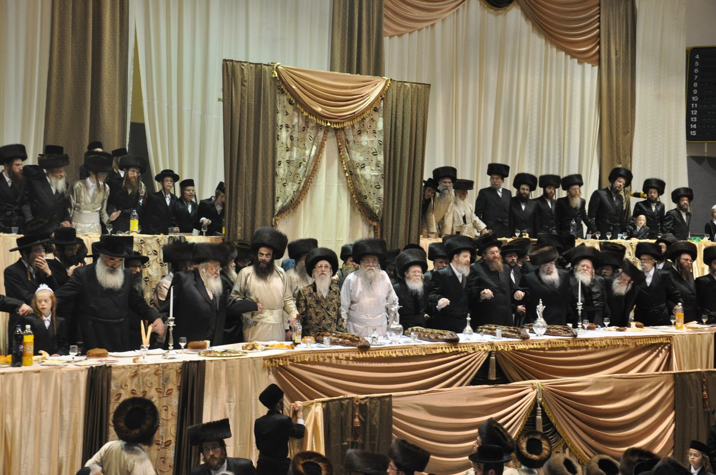גלריה: חתונת בית קרעטשניף, תולדות אהרון, דז'יקוב ומעליץ