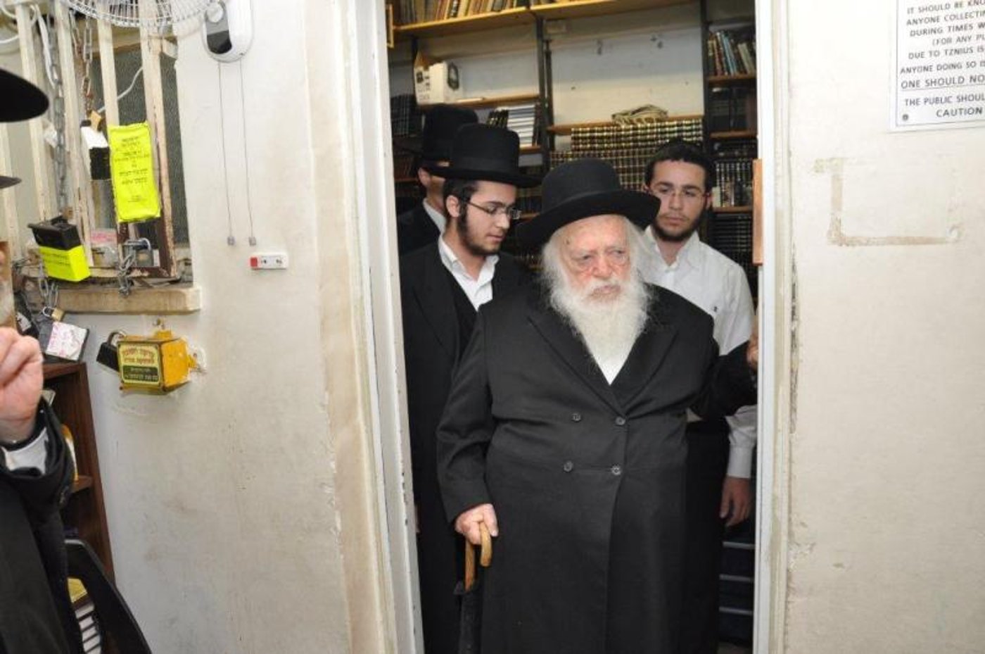 קֹדֶשׁ הֵם • נרות חנוכה עם גדולי ישראל, תיעוד מיוחד