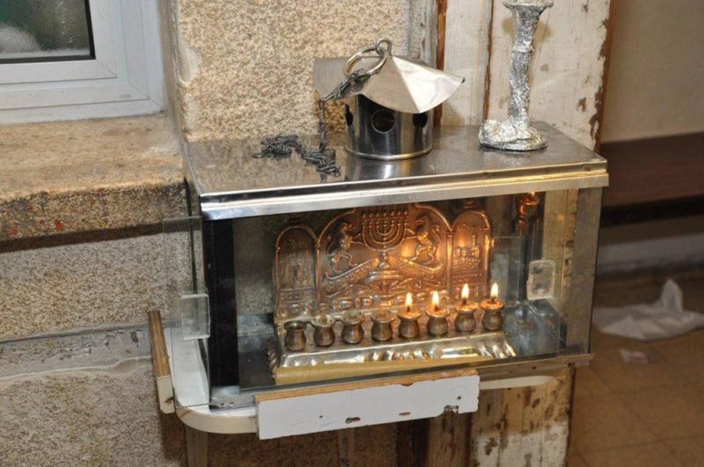 קֹדֶשׁ הֵם • נרות חנוכה עם גדולי ישראל, תיעוד מיוחד