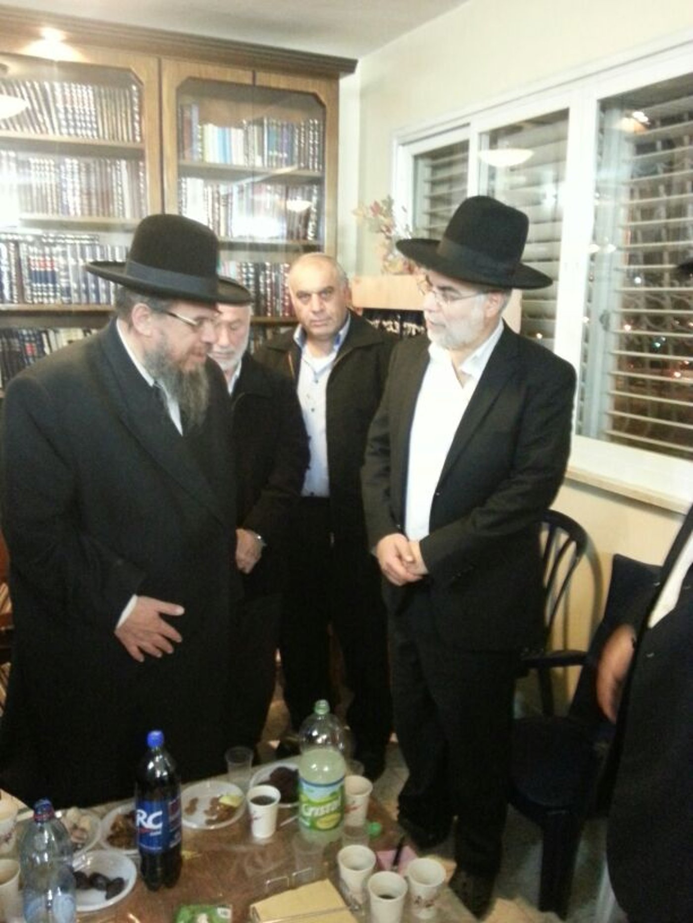 צפו: מנחמים את הרב שלמה בניזרי