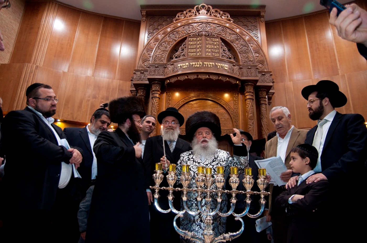 תיעוד: מעמד 'פרסומי ניסא' והדלקת נרות במישקולץ