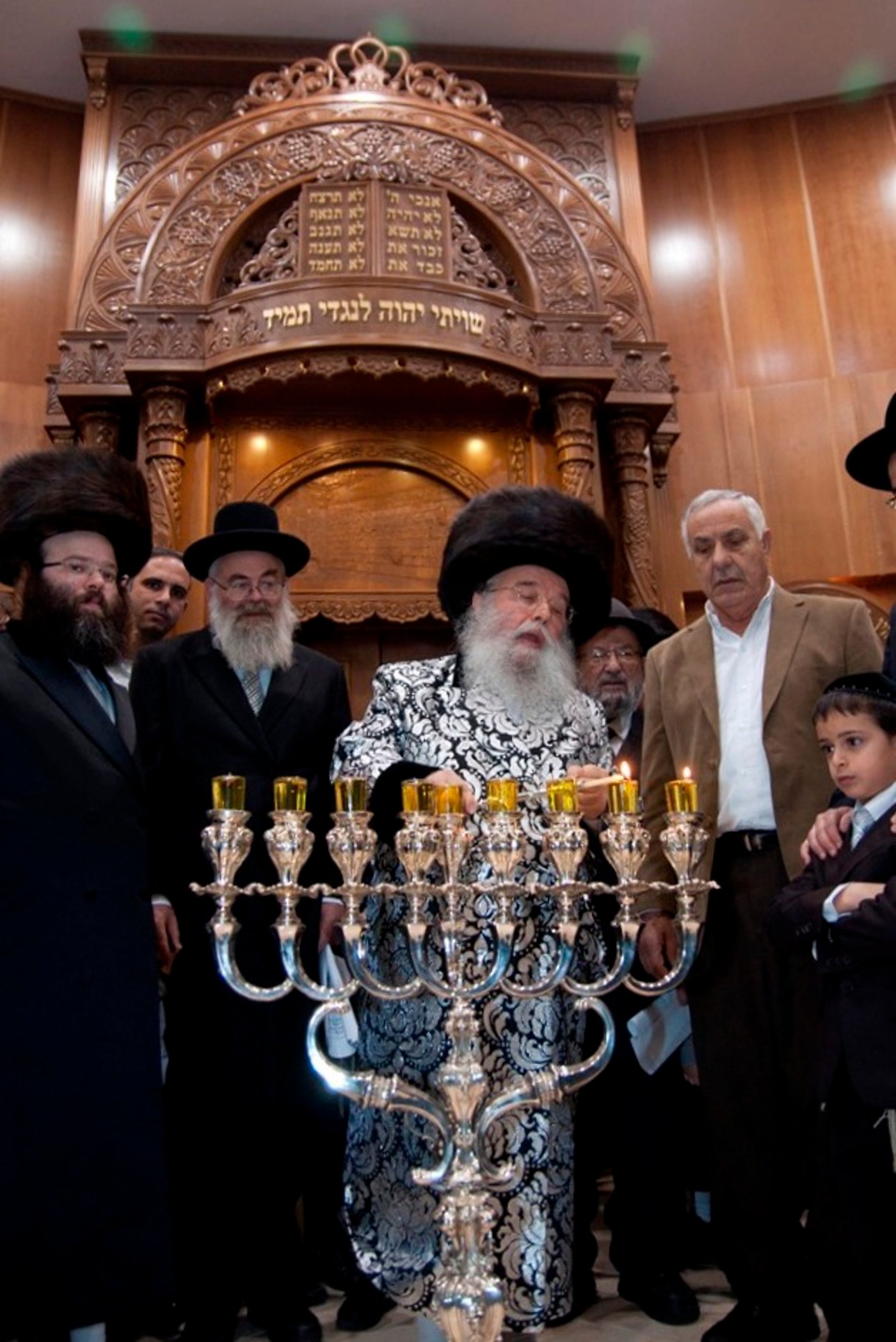 תיעוד: מעמד 'פרסומי ניסא' והדלקת נרות במישקולץ