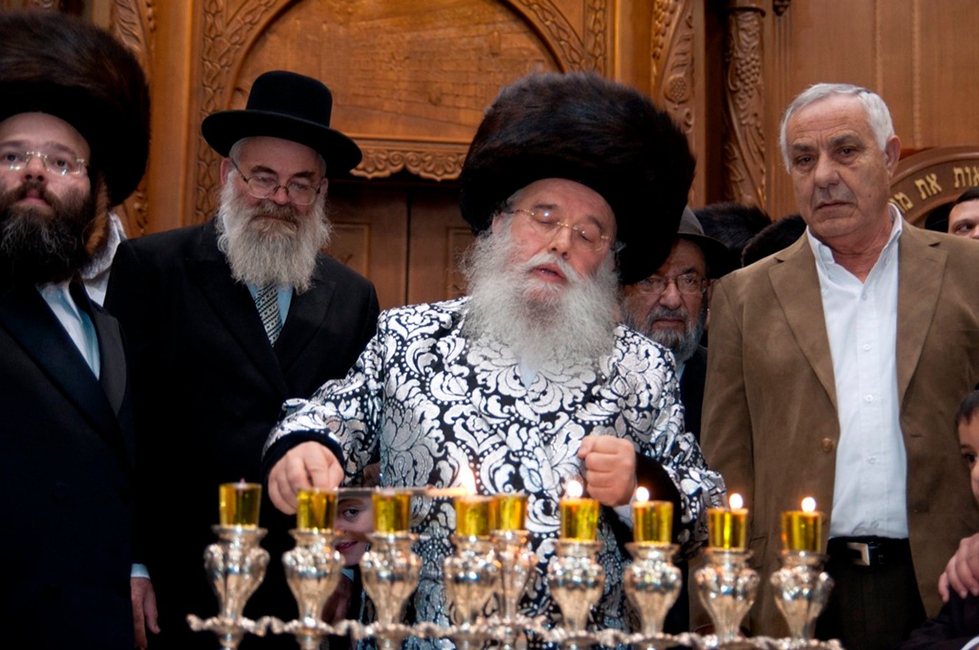 תיעוד: מעמד 'פרסומי ניסא' והדלקת נרות במישקולץ