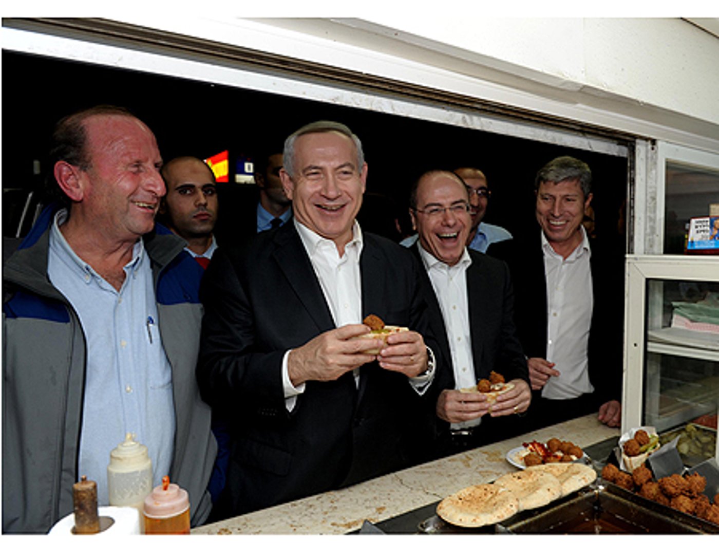 ראש הממשלה מתפנק.
